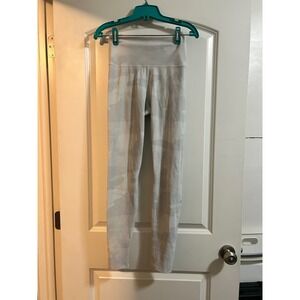 Alo Yoga Camo High Waist Leggings White Grey Athletic Workout Size S